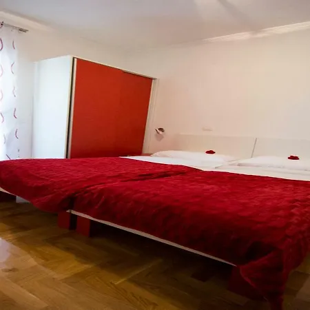 Lily Apartment