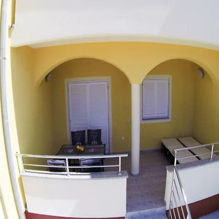 Lily Apartment